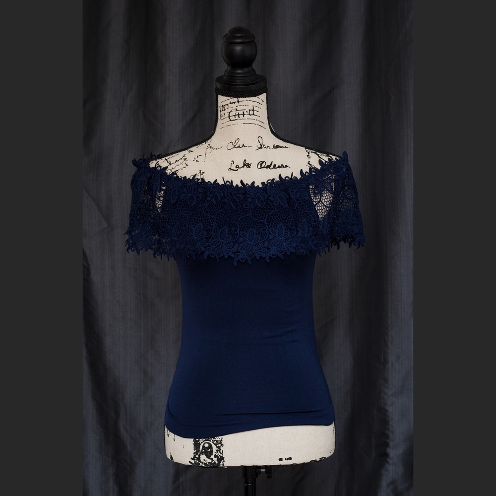 CHOICE / BLUE OFF THE SHOULDER LACE TOP SIZE 1